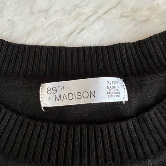 89th + Madison Floral Sleeve Sweater Black Combo size XL. - Picture 4 of 8
